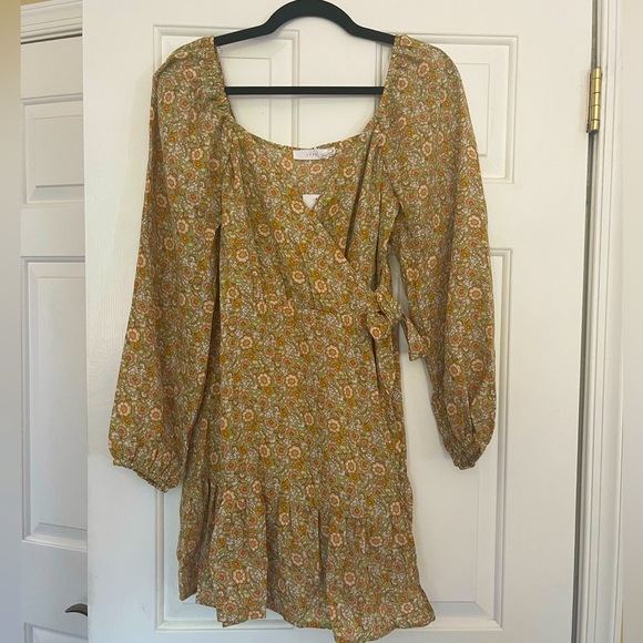 Lush Dresses & Skirts - NWT Lush Floral Long Sleeve Wrap Dress